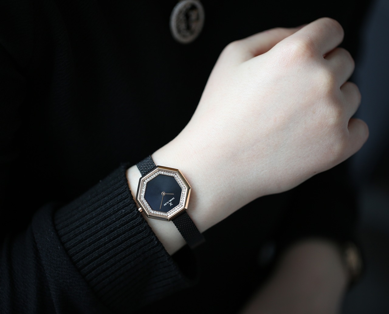 最新黄金手链,闪耀时尚的魅力之选,引领潮流之选