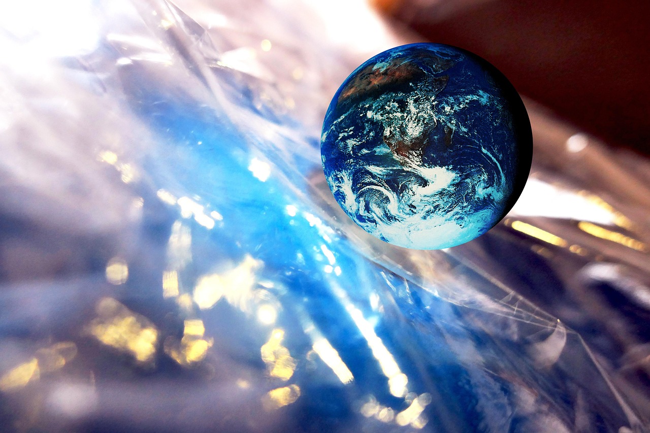 最新地球颜色揭示自然之美与环保紧迫性挑战