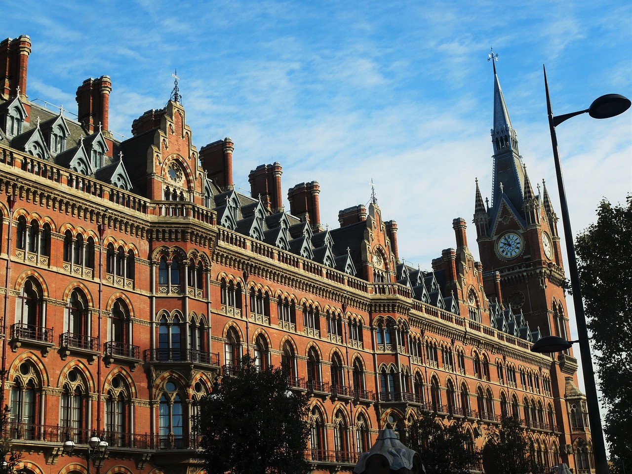 最新房价动态，趋势分析及其影响