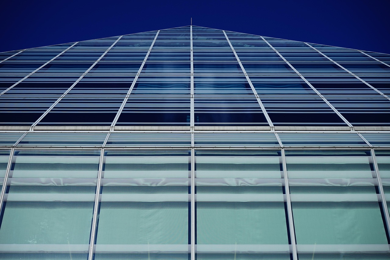 玻璃行情最新价格动态分析与预测