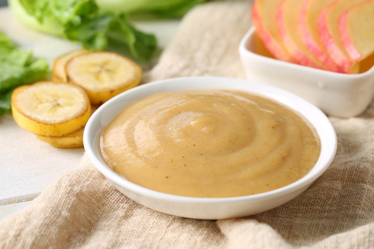 最新宝宝辅食指南,营养丰富的食谱助你养育健康宝宝