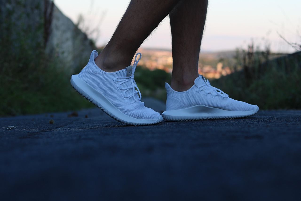 最新男裤时尚趋势与设计理念概览