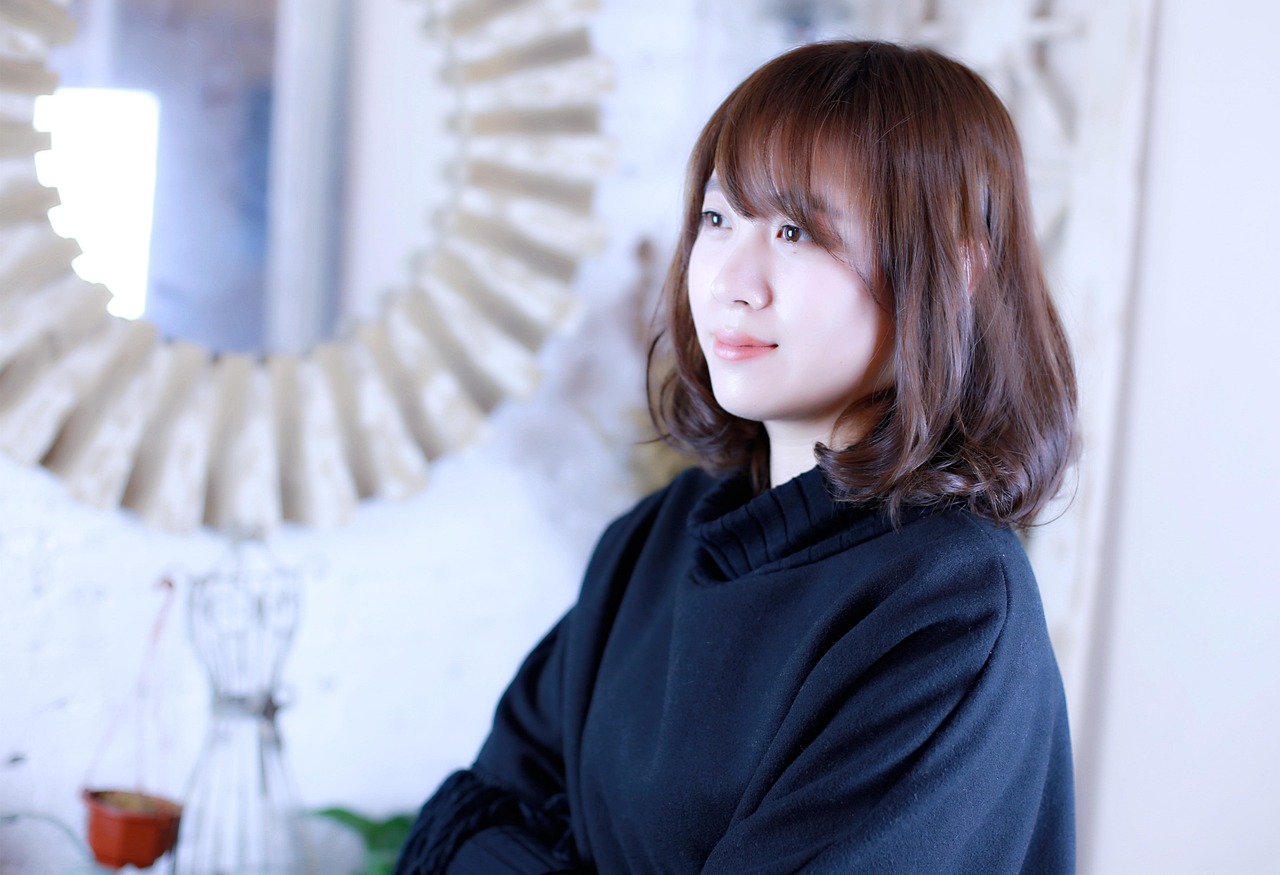 最新女孩短发造型,时尚潮流的多面展现