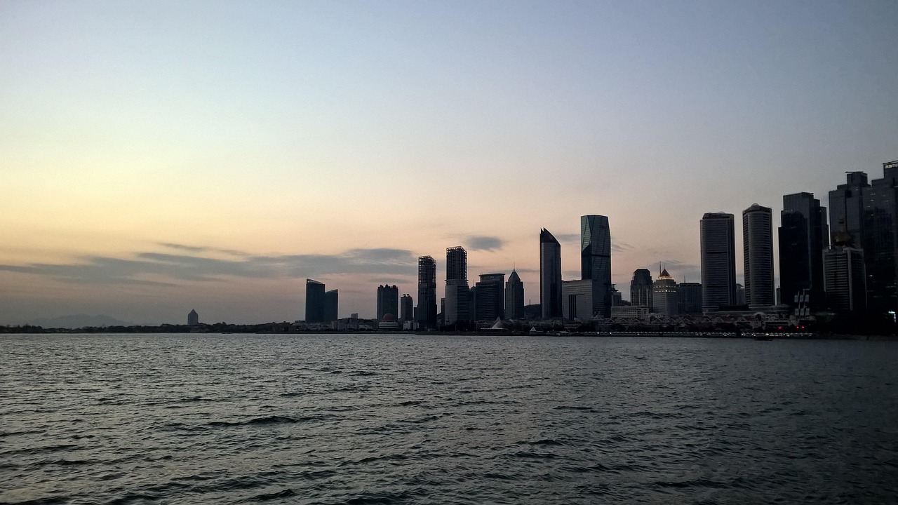 青岛加油,最新视频展现城市活力与坚韧精神