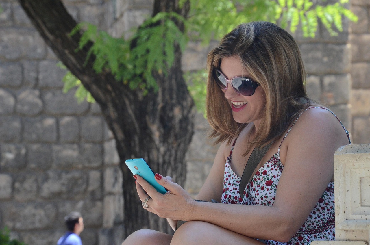 罗玉凤,从网络红人到现实生活的蜕变之路