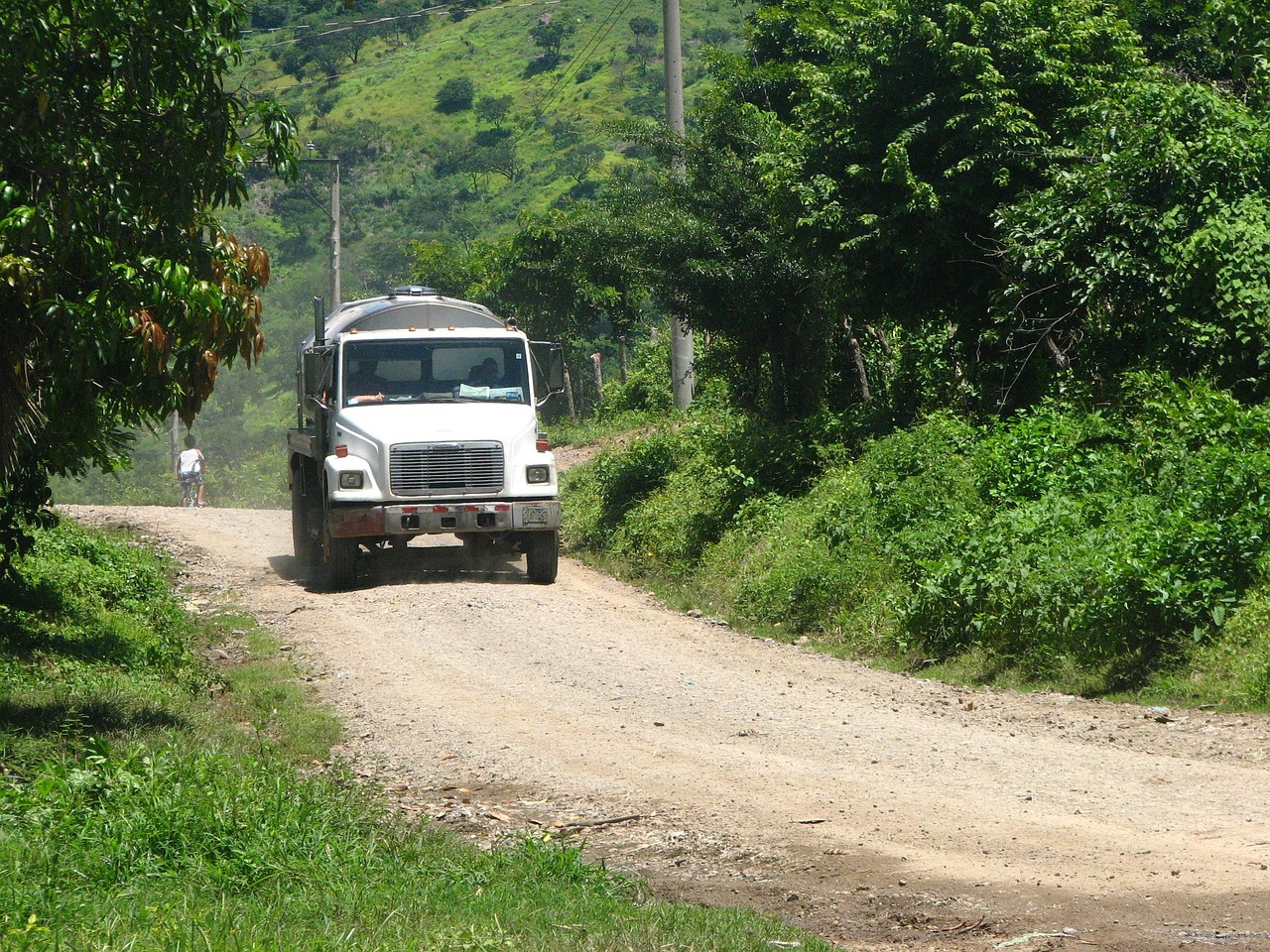 最新高速货车着火事件,应对策略与现场报道