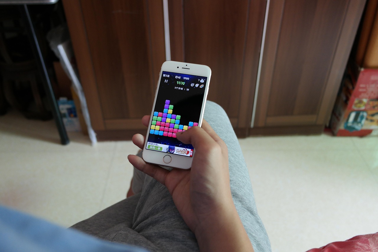 科技与设计的巅峰之作，iPhone最新型号一览