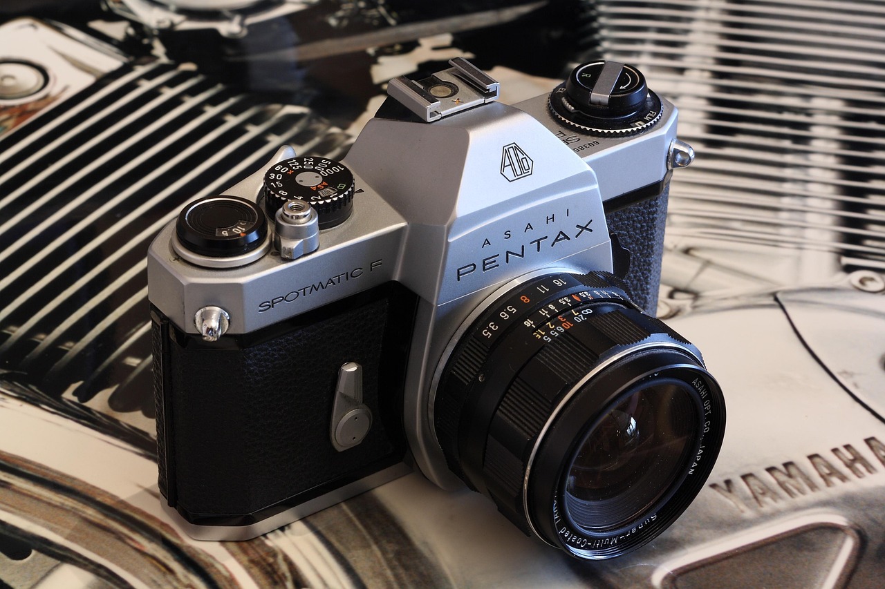 技术革新与摄影艺术的交融，最新款单反相机亮相！