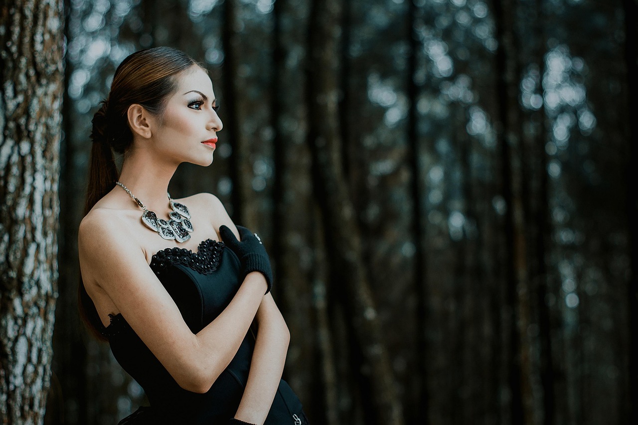 辛芷蕾最新图片，展现时尚魅力与演技的双重风采